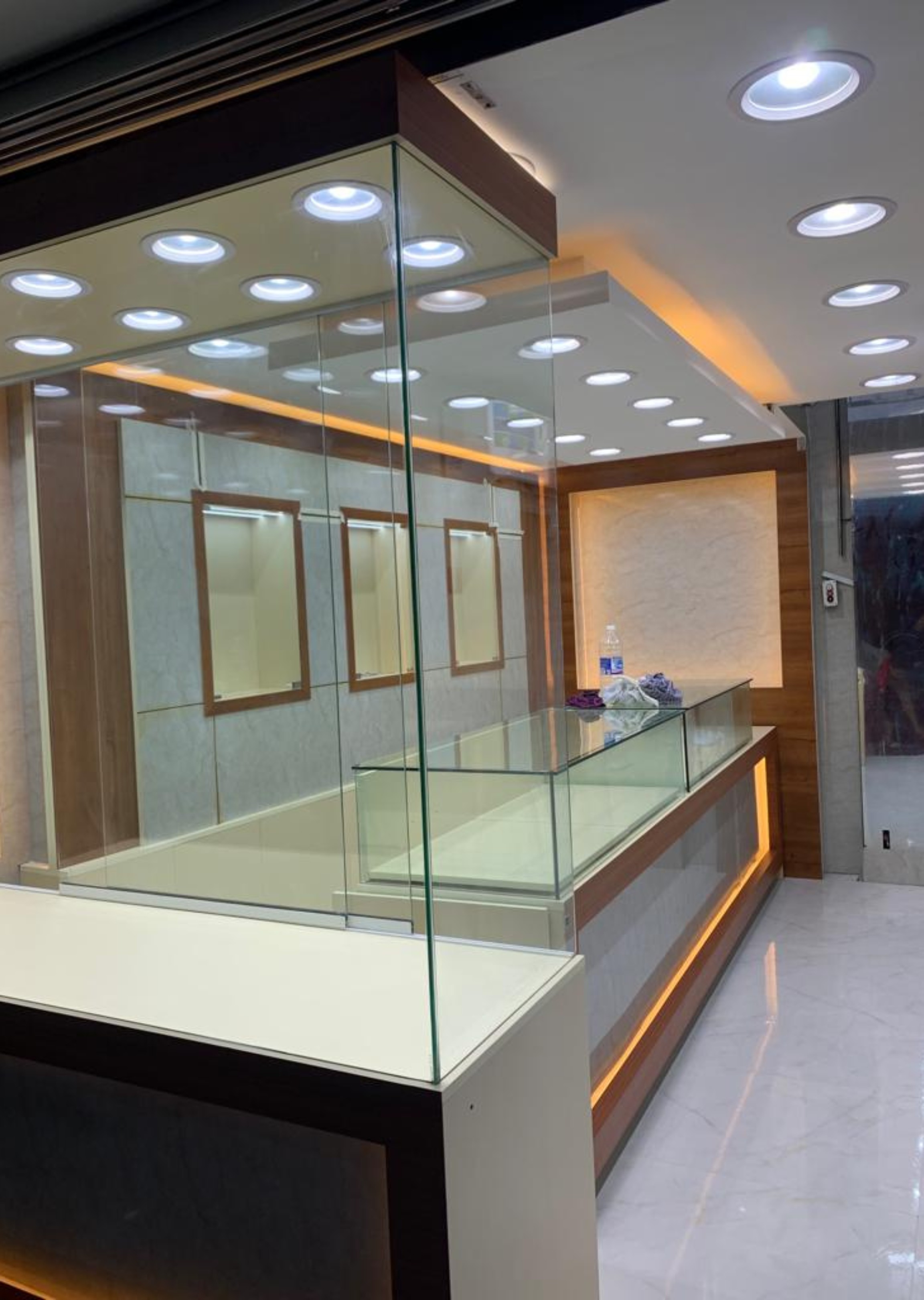 Luxury Perfume Showroom - Business Bay